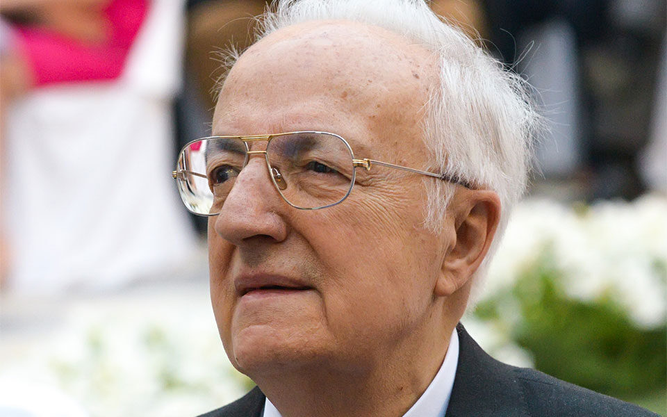 Officials react to death of former president Christos Sartzetakis