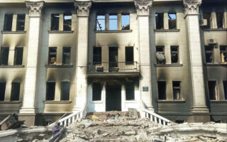 Ukrainian parliament thanks Greece for pledging to rebuild Mariupol’s bombed hospital