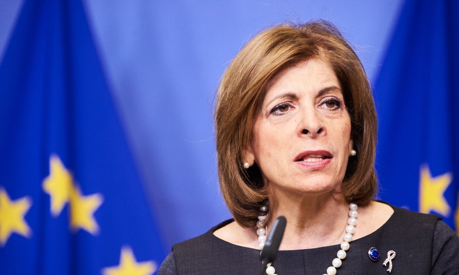 EU health chief in Athens on Thursday to discuss Ukrainian refugees, Covid-19