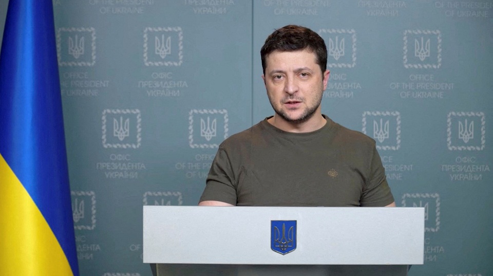 Zelenskyy thanks Dendias for offering to accompany humanitarian aid 