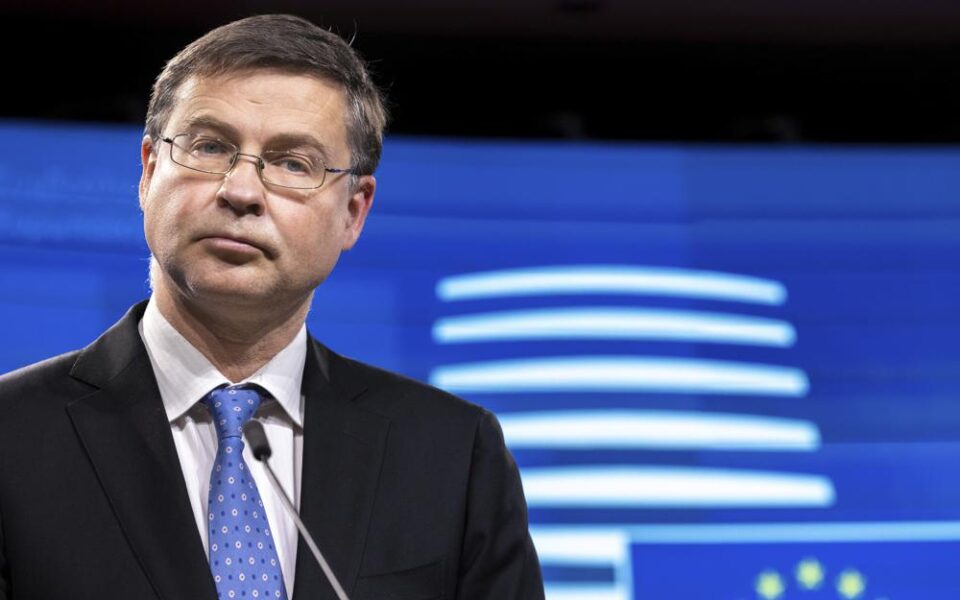 EU Commission VP signals Greece’s exit from enhanced surveillance in August