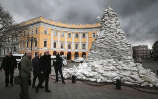 Dendias pledges Greek support for Odessa reconstruction