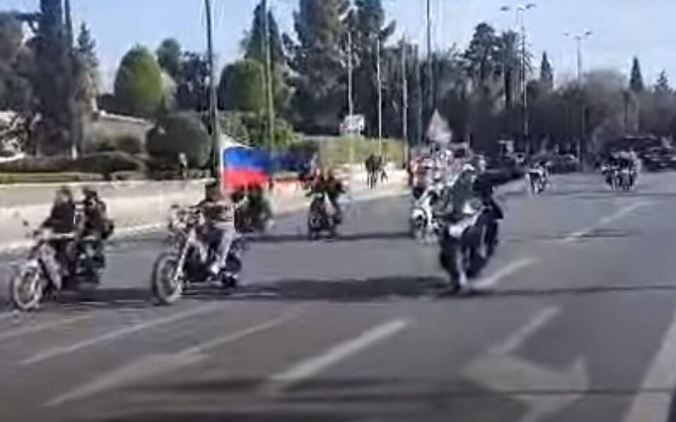 Hundreds stage pro-Russia motorcade