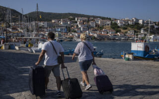 Return of ferry service between Turkey and Greek islands boosts tourism