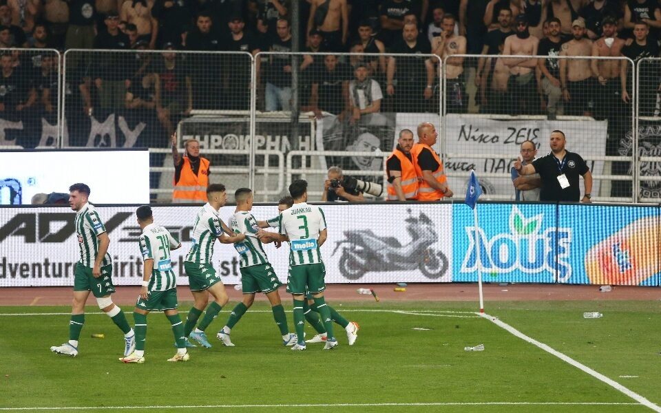 Panathinaikos ends eight-year trophy drought lifting the Greek Cup