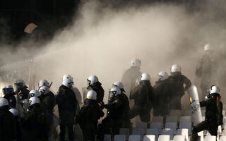 Police arrest 17 during Greek Cup Final