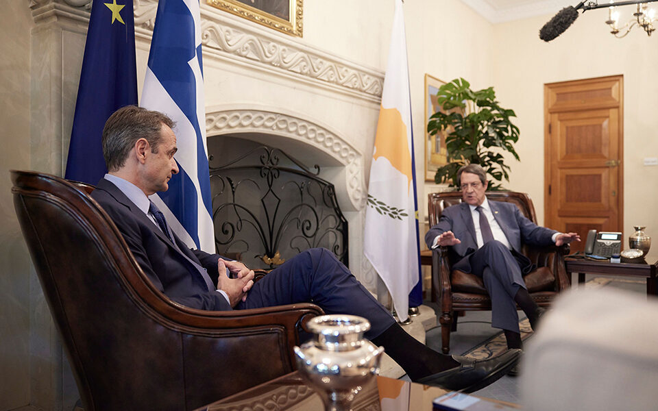 Mitsotakis: Greece wants to keep open channel to Turkey