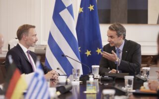 PM: Greece can bounce back to investment grade next year