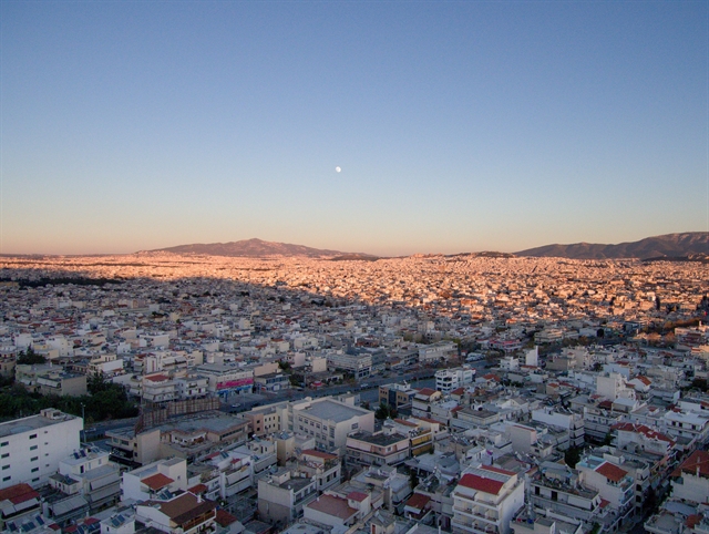 Foreign buyers target Athens