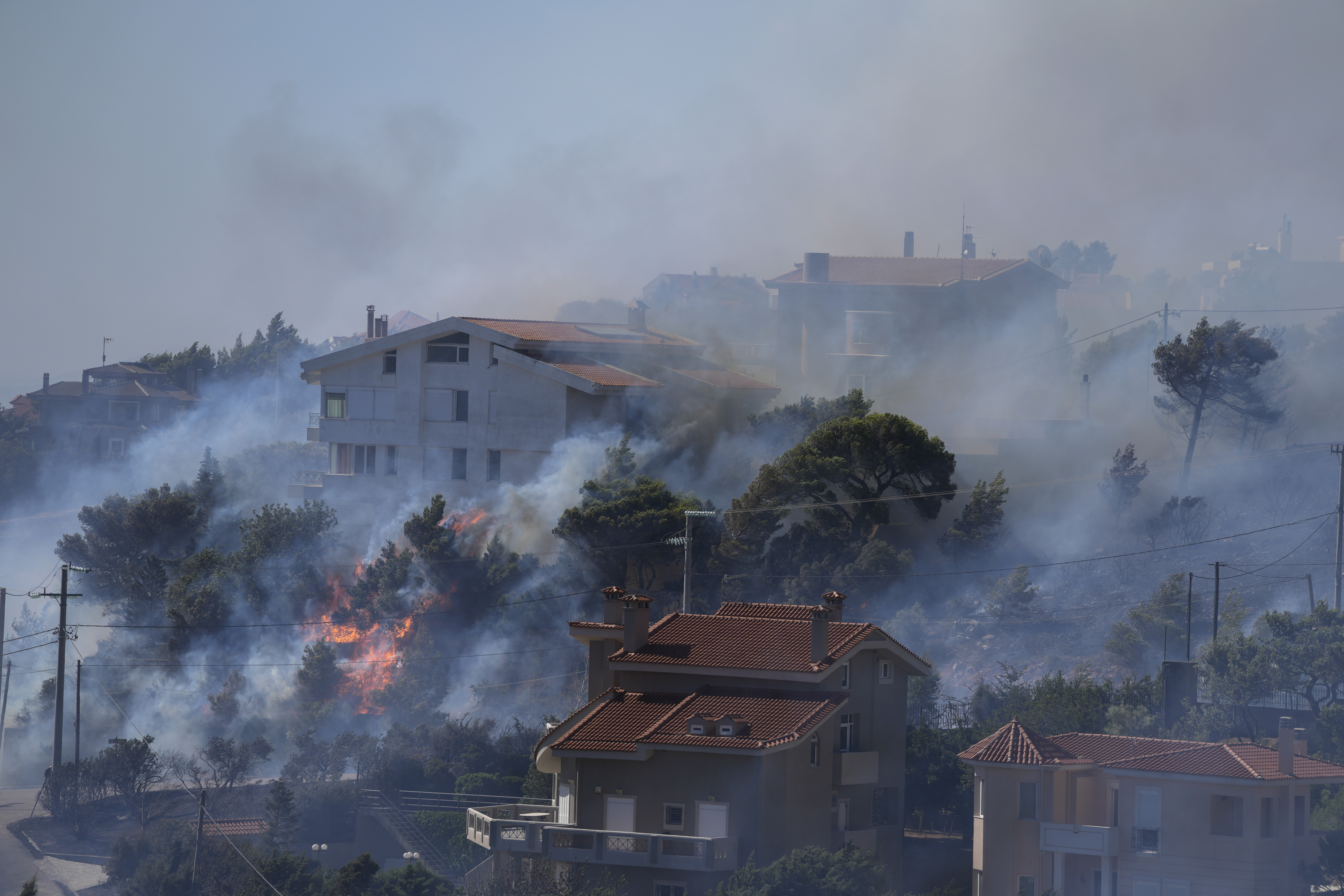 fires-threaten-athens-hillside-suburbs-for-second-day1