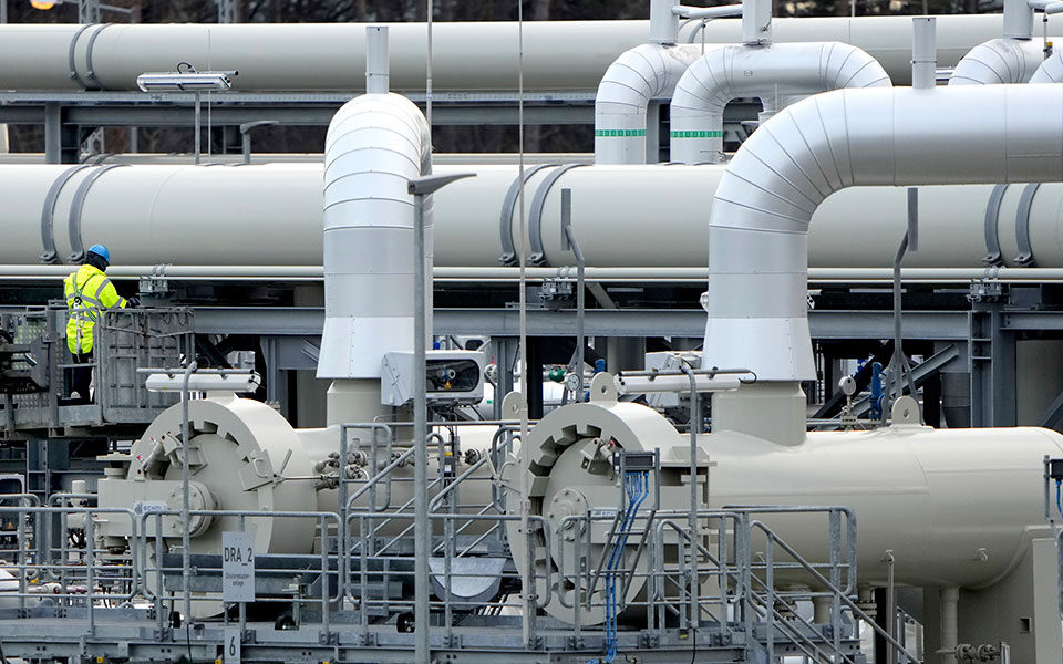 Grecia firma acuerdo de almacenamiento de gas natural con Italia