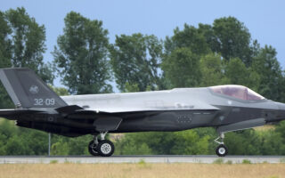 Pentagon and Lockheed reach deal to build 375 F-35s; Greece a potential customer
