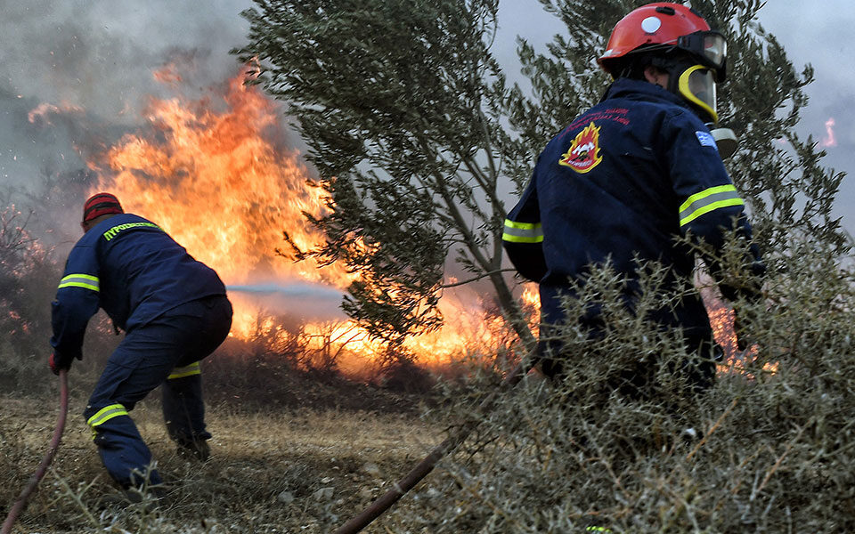 Prosecutor orders probe into Mount Penteli, Megara wildfires