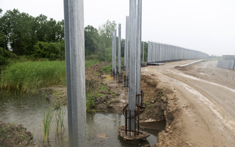 Evros fence to be extended by 80 kilometers