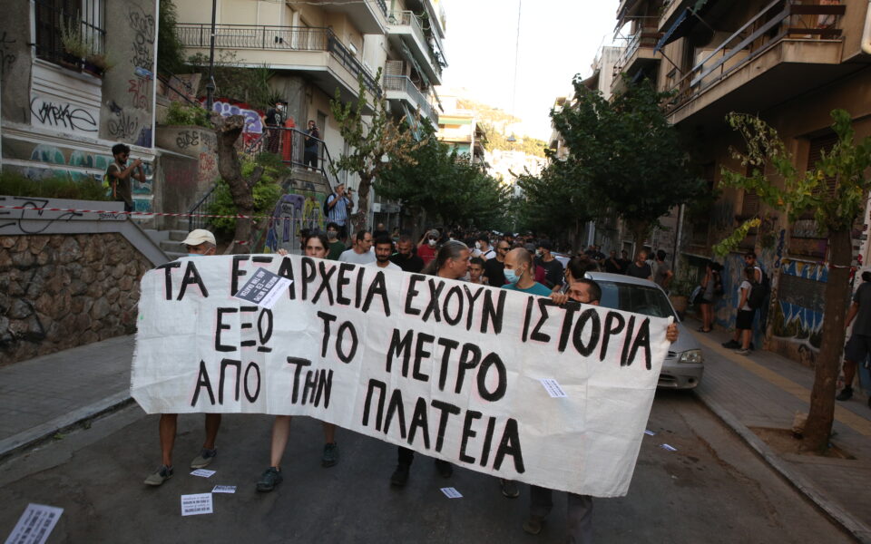 Work at metro site in Exarchia begins under police protection