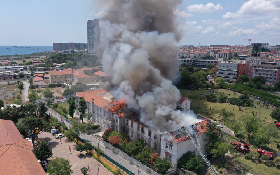 Fire causes evacuation of Greek Balikli hospital in Istanbul