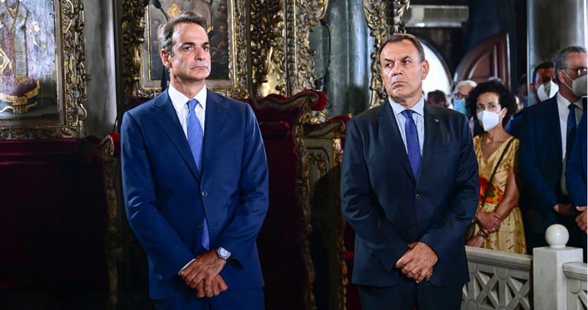 Mitsotakis attends Dormition services at Tinos
