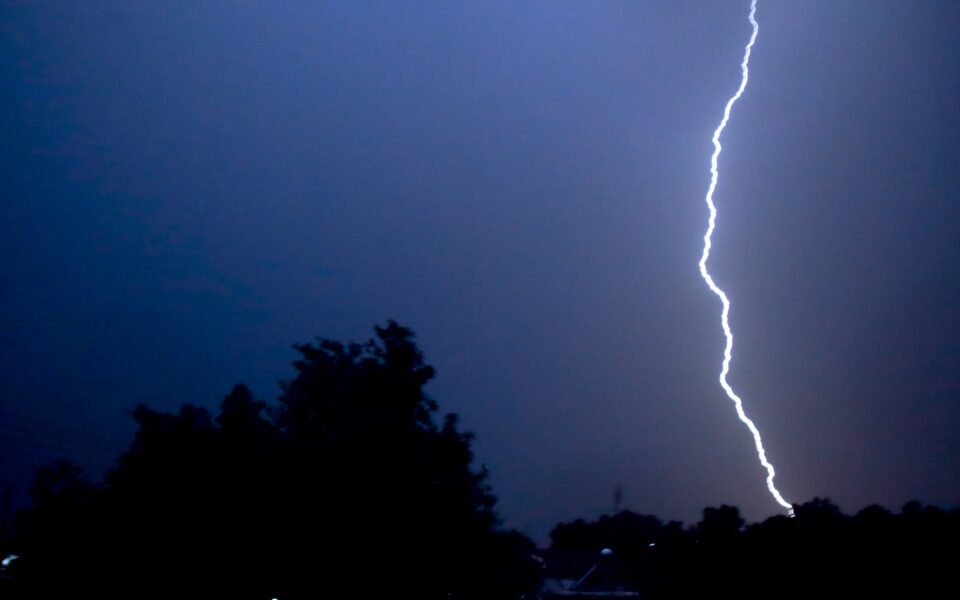 Greece struck by almost 50,000 lightning strikes, 100 millilitres of rain