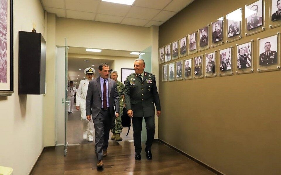 US Congress delegation pays official visit to chief of Armed Forces in Athens