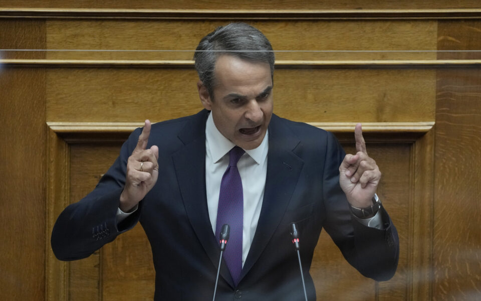 Mitsotakis admits ‘mistake,’ defends EYP record