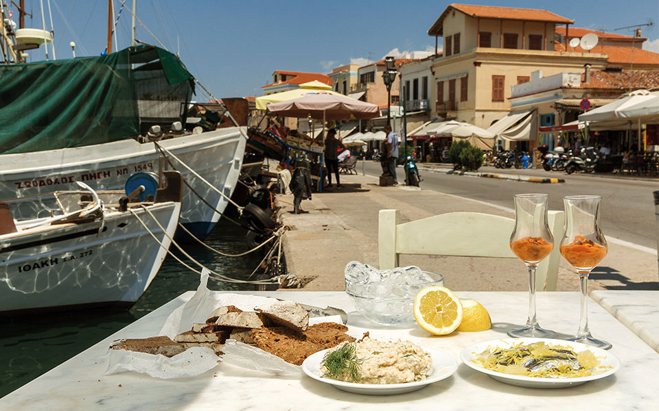 the-best-places-to-enjoy-seafood-in-athens3