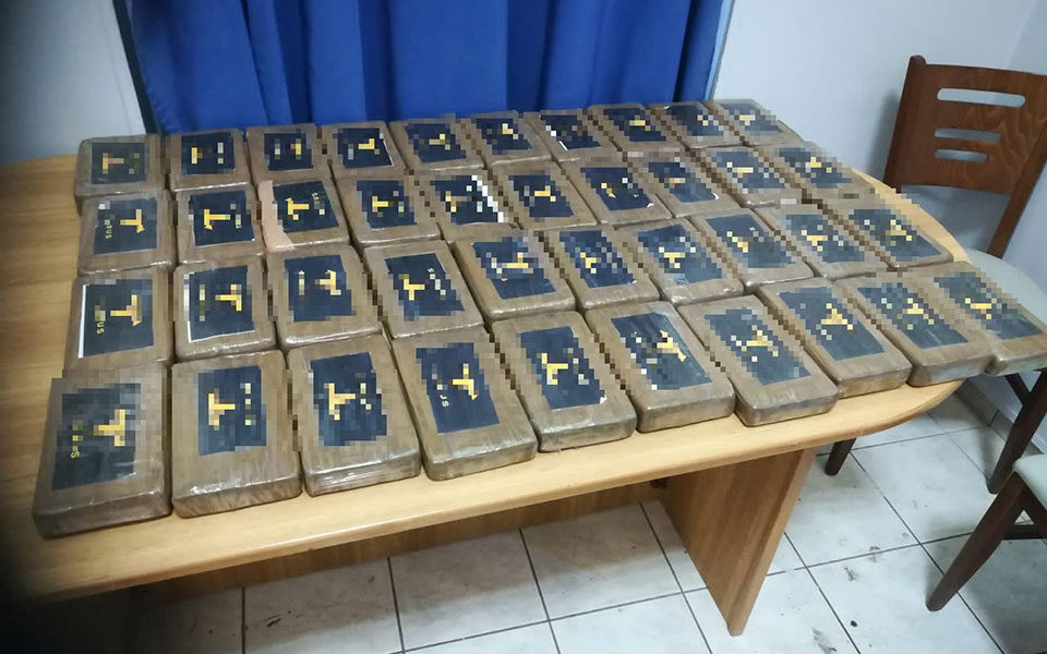 Large shipment of cocaine seized in Piraeus port