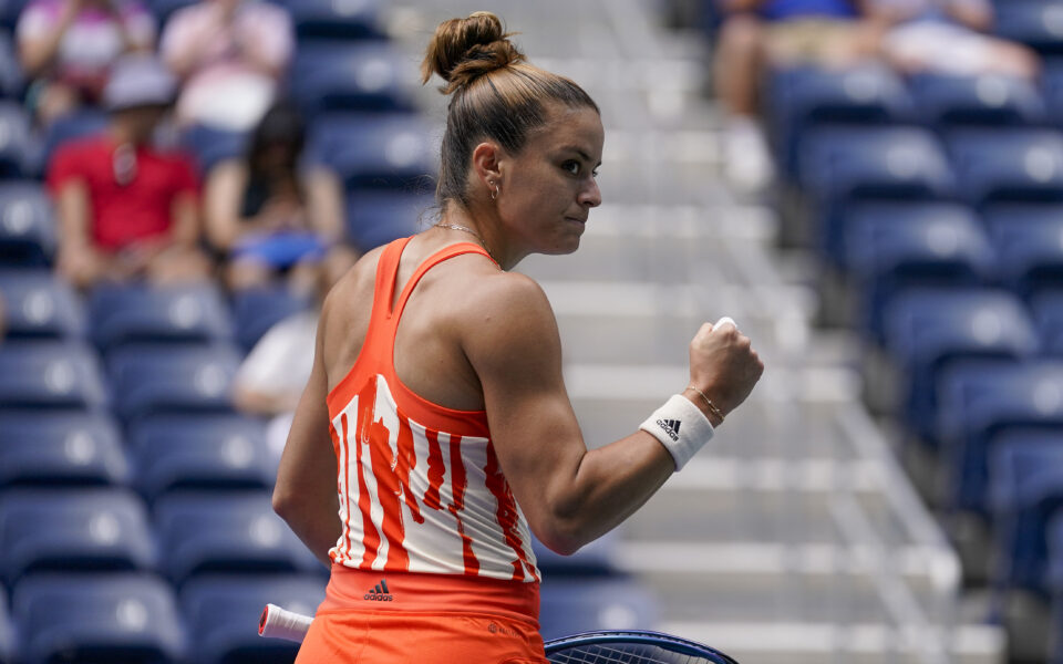 Sakkari onto semis in Mexico, qualifies for the WTA Finals