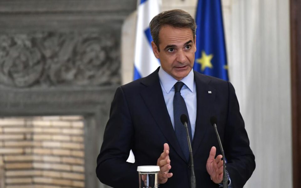 Mitsotakis says ready to ‘extend hand of friendship’ to Turkey