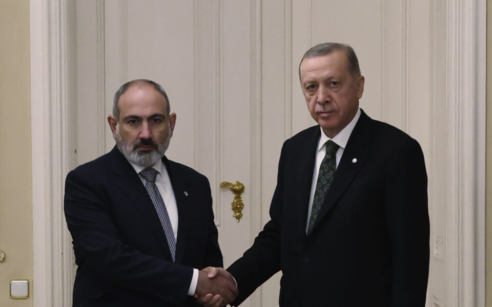 Leaders of Turkey, Armenia hold face-to-face meeting