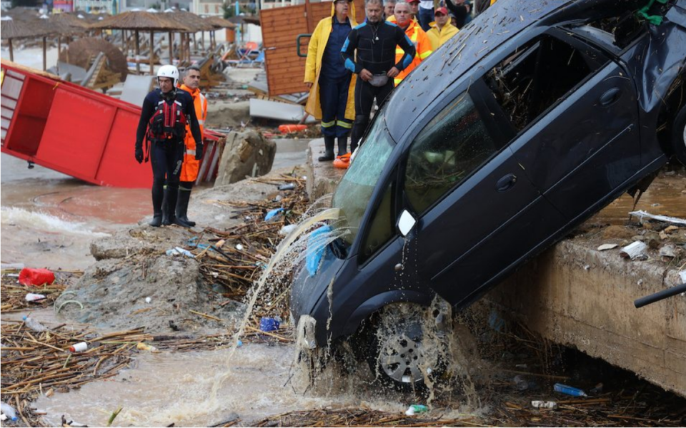 Officials to visit Crete to assess flood damage