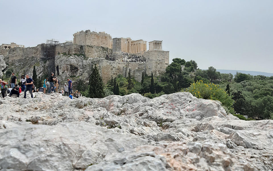 Woman’s fall off Acropolis rock deemed a suicide