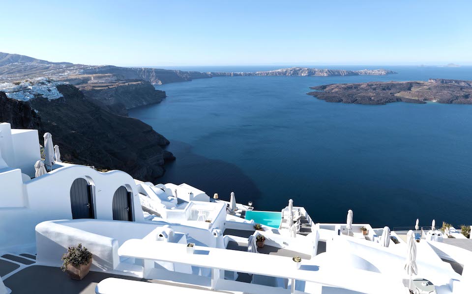 Katikies on Santorini and Mykonos voted top hotels by Conde Nast Traveler readers