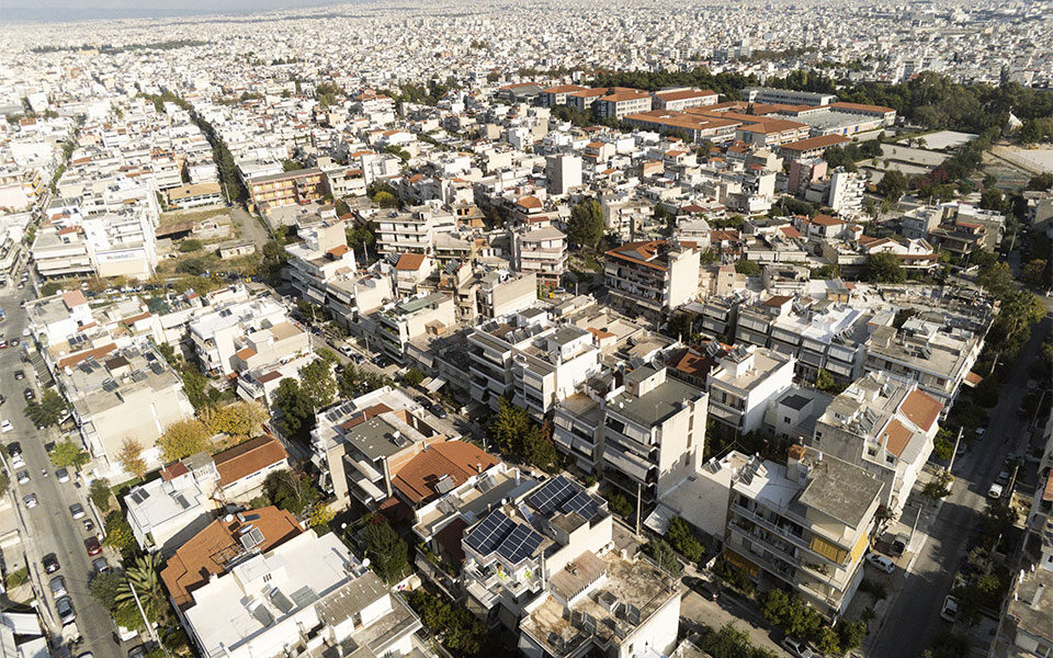 Foreigners check out Greek realty online