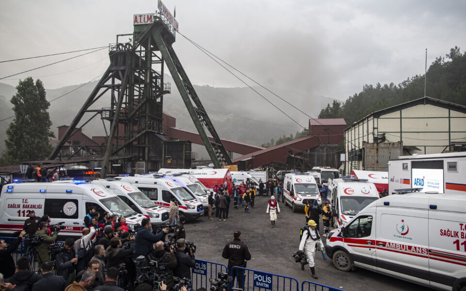 PM: Greece ready to assist Turkey over deadly coal mine explosion