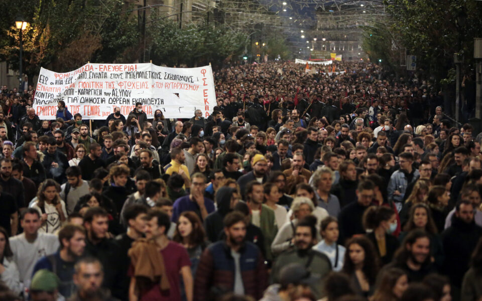 Greeks march to commemorate 1973 student uprising