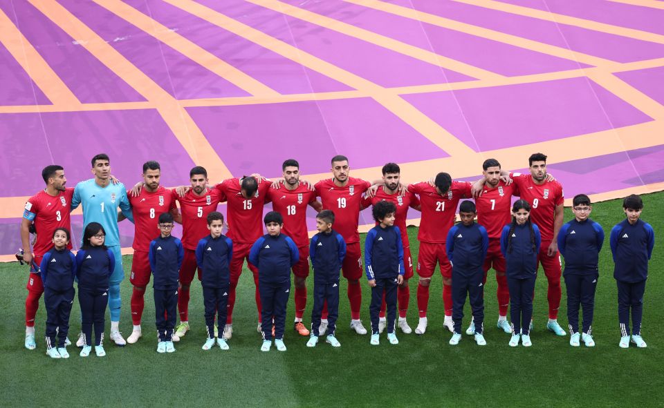 Iran World Cup players silent as anthem plays, signaling protest support