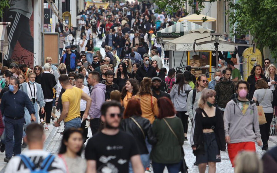 Small dip in Greece’s resident population