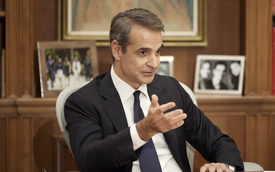 Mitsotakis: Same-sex marriage bill will include adoption rights, no surrogacy