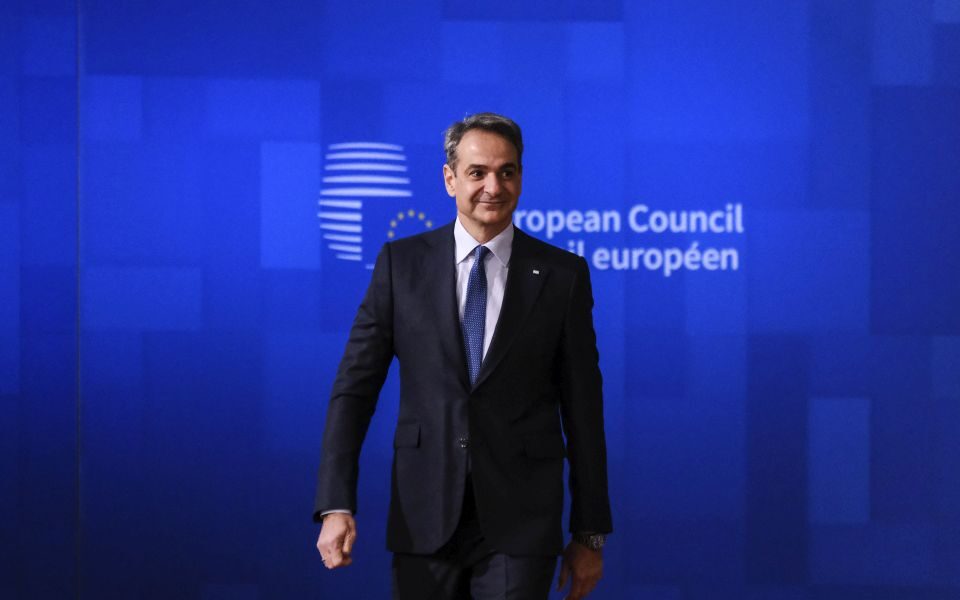 Mitsotakis calls for EU agreement on gas price caps by Monday