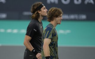 Ο Ρούμπλεφ διαφωνεί με τον ισχυρισμό του Τσιτσιπά για «λίγα εργαλεία» μετά τη νίκη του ATP Finals