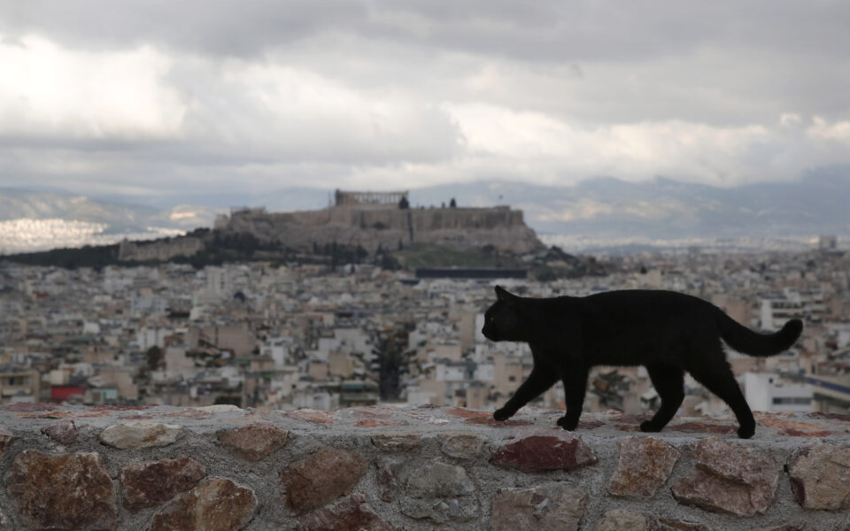 Survey shows superstition still has a hold in Greece