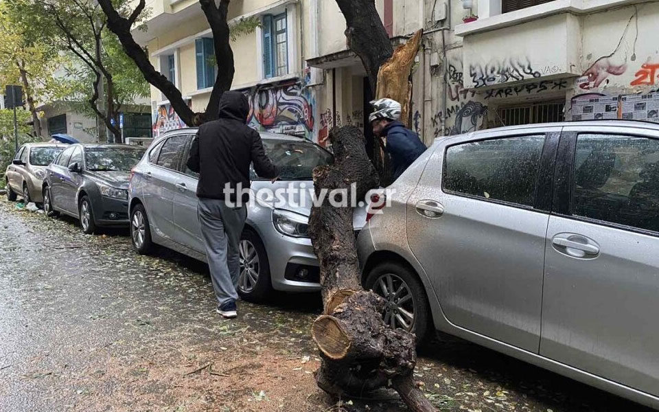 Storm Ariel causes power cuts in Thessaloniki, closes Skopelos schools