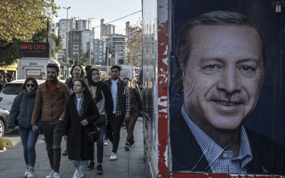 Skyrocketing prices in Turkey hurt families, tarnish Erdogan