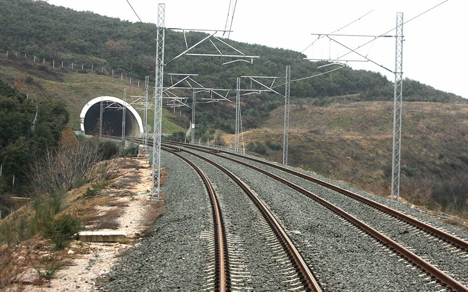Railroad regulator calls on Hellenic Train to improve notifications of changed schedules
