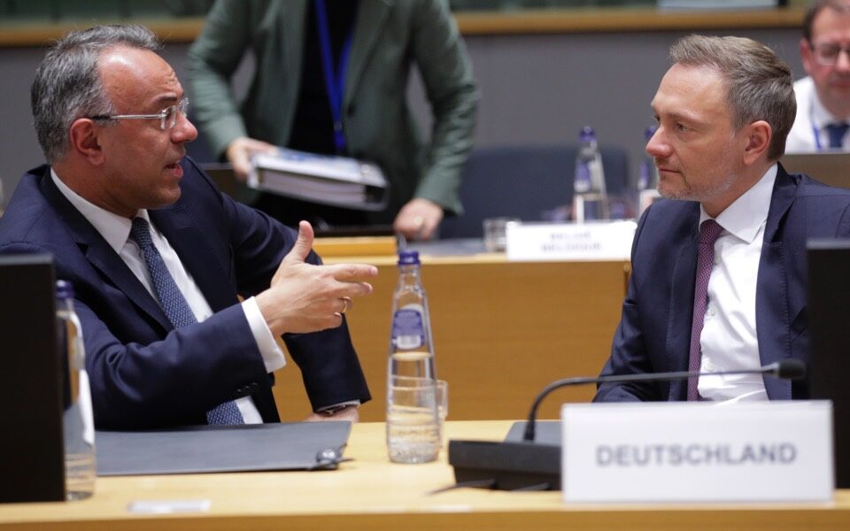 Greek FinMin welcomes Eurogroup decision on debt