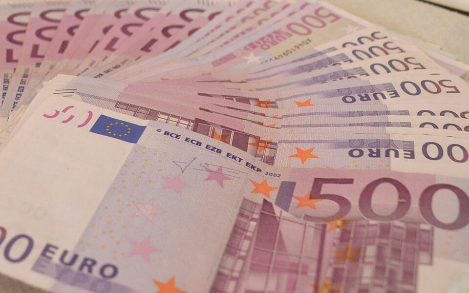 Cash remains king in Greece