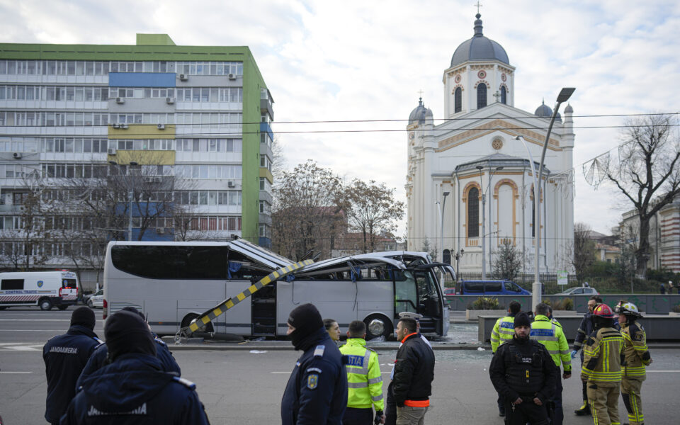 Passengers in Bucharest coach crash returning to Greece