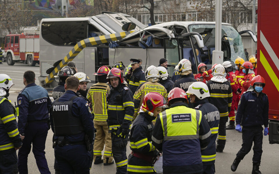 One Greek dead, many injured in Bucharest tourist bus crash