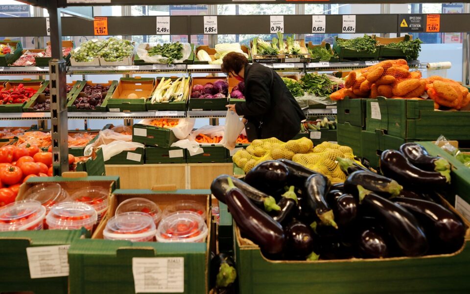 Price transparency at supermarkets to help families, says Greek Development Minister