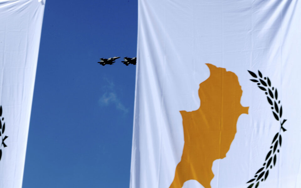 Cyprus and US sign bilateral defense program